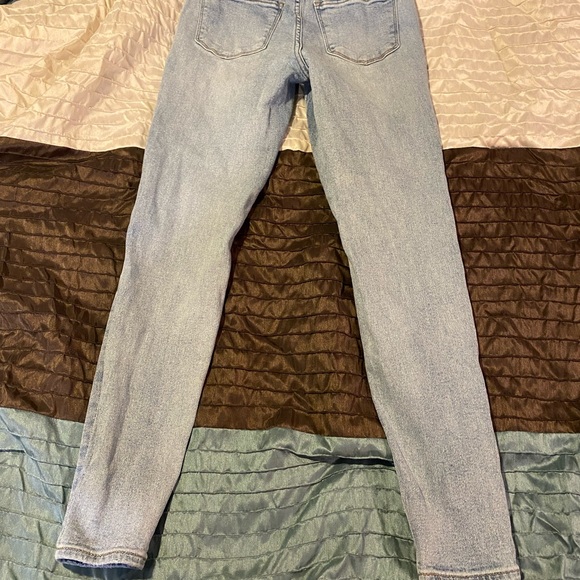 Old navy jeans - Picture 2 of 4